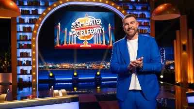 Travis kelce shocked are you smarter than a celebrity stars with snake abilities blew us away